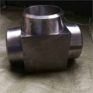 承插对焊三通